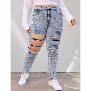 SHEIN Plus High Rise Ripped Jeans